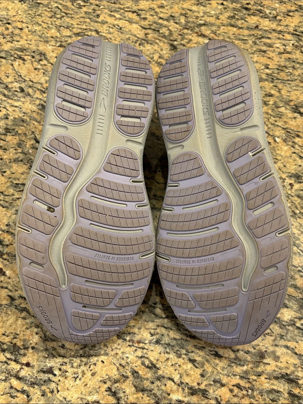 Brooks Ghost Max Women’s Running Shoes Gray Lavender Wide (D) Size 9.5